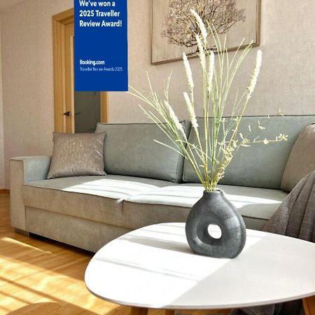 New Apartment With A View In The Town Center Narva Exterior foto