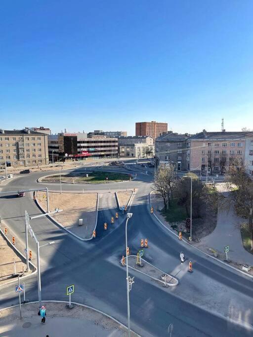 New Apartment With A View In The Town Center Narva Exterior foto