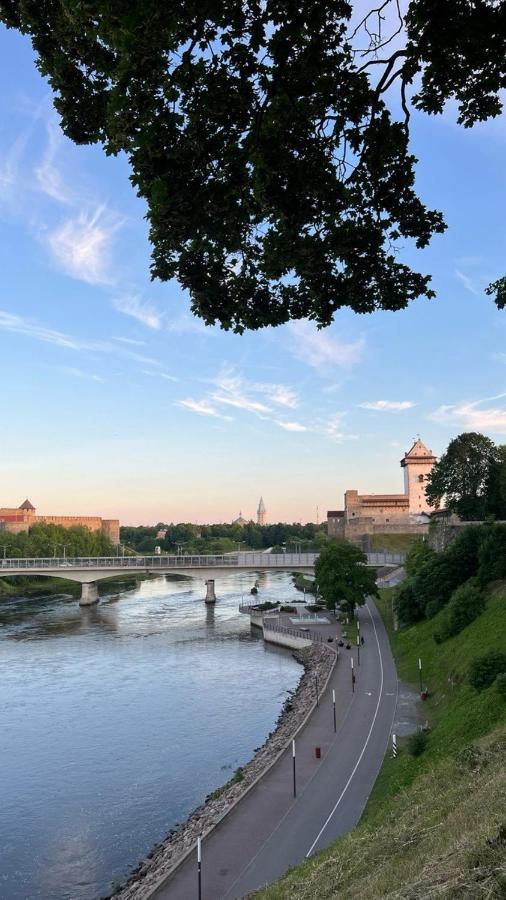 New Apartment With A View In The Town Center Narva Exterior foto