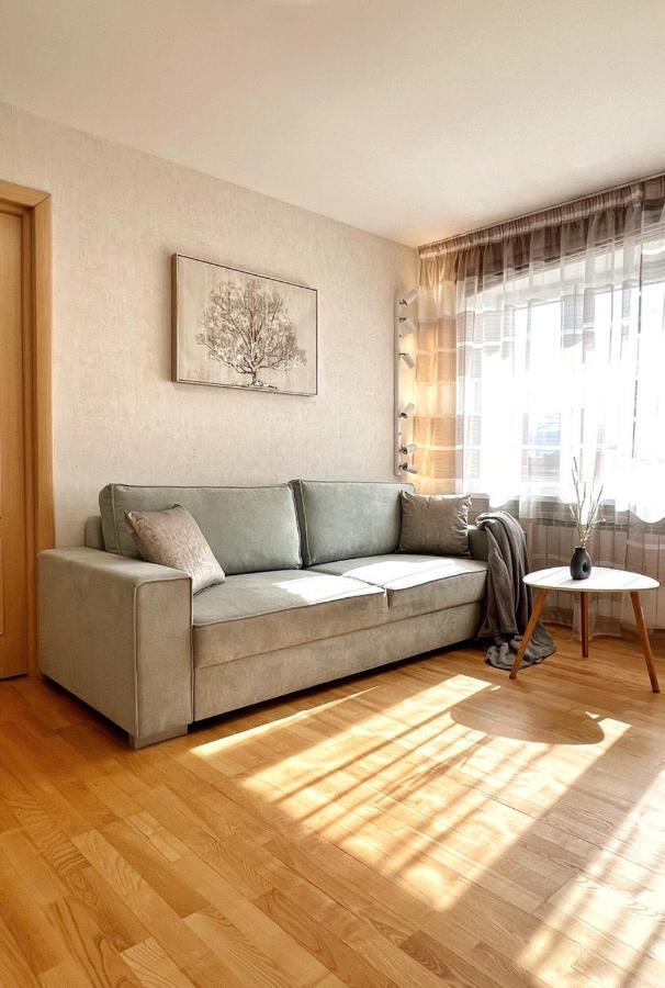 New Apartment With A View In The Town Center Narva Exterior foto