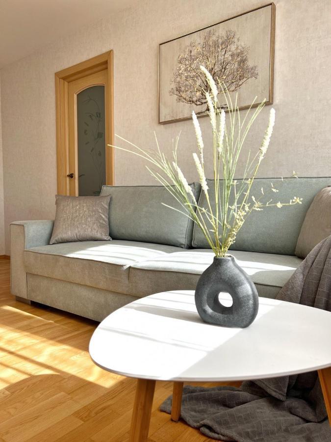 New Apartment With A View In The Town Center Narva Exterior foto